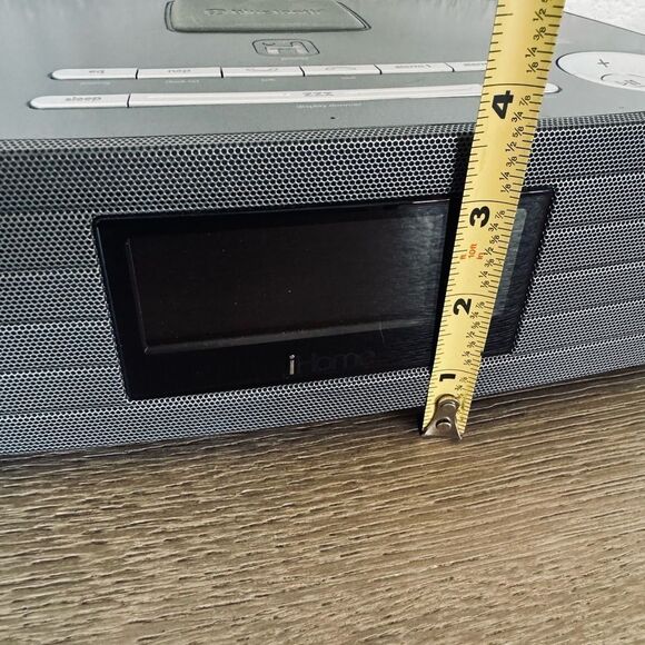 iHome Bluetooth Stereo FM Clock Radio - Picture 3 of 7
